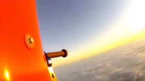 Changing a light Bulb at 1999 ft (600 meter) World Deadliest Job Ever