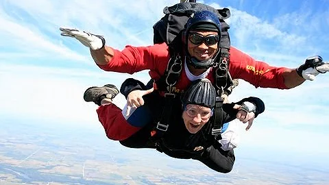 Jennifer Schenk goes skydiving!