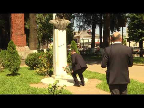 კახა კუკავა ზვიად გამსახურდიას მემორიალთან