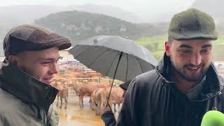 Adrián Arenas( Infiesto y Pablo Rielo de Lalín, jóvenes tratantes que acudieron a la feria de Proaza