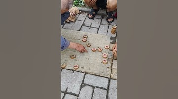 Elderly Man Playing Xiangqi ♟️ | Traditional Chinese Chess in Action | Street Culture of China