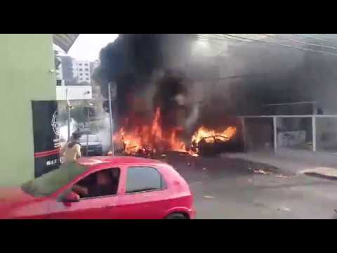 Avião cai no Bairro Caiçara, em Belo Horizonte