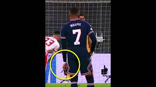 When Players Predict Penalties