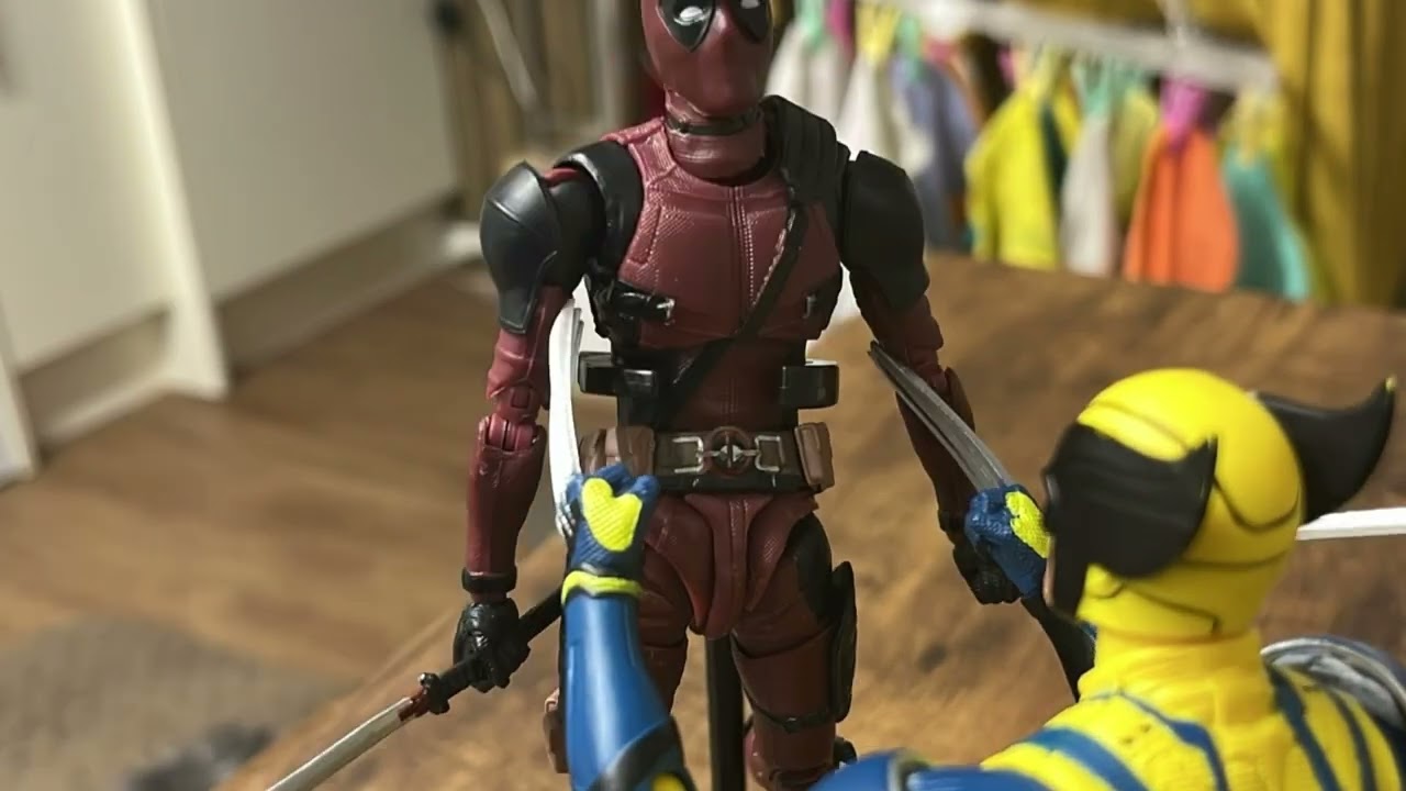 Deadpool vs wolverine stop motion animation 