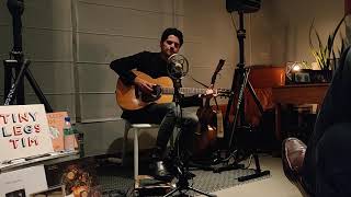 Tiny Legs Tim - Hard To Admit (Live In De Living @ Mom's & Pop's)
