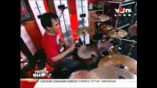 Power Metal - Satu Jiwa- live at radioshow 30 maret 2012.flv