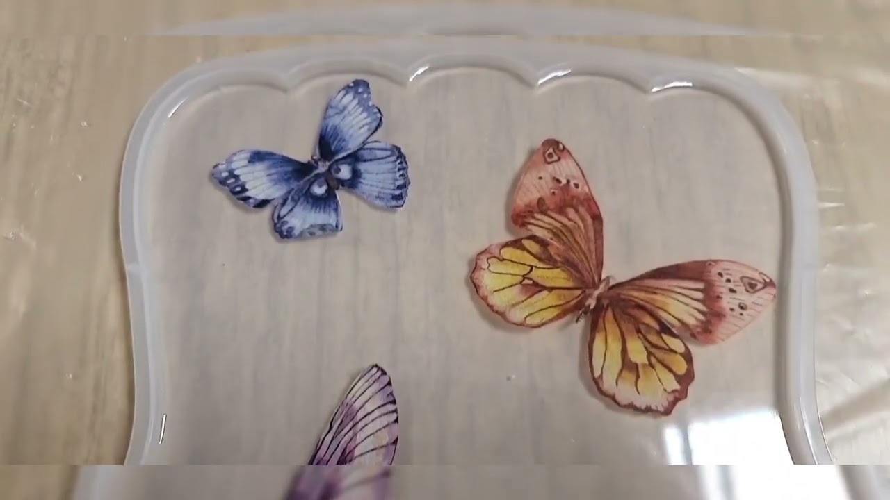 Diy quraan stand using decouoage in resin method...عمل حامل للقران بتقنية الديكوباج داخل الريزن