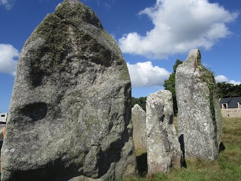 Gli Allineamenti megalitici di Carnac in Bretagna