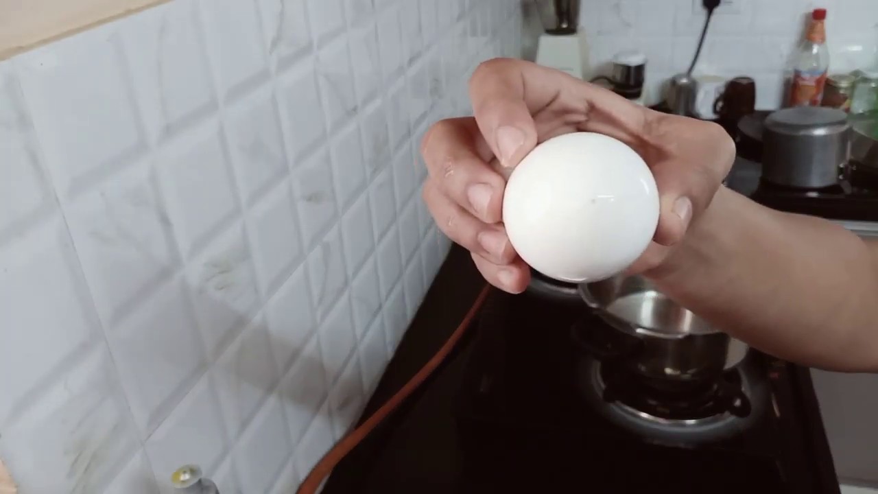 Boil An Egg Without Breaking It. (Egg Trick) YouTube