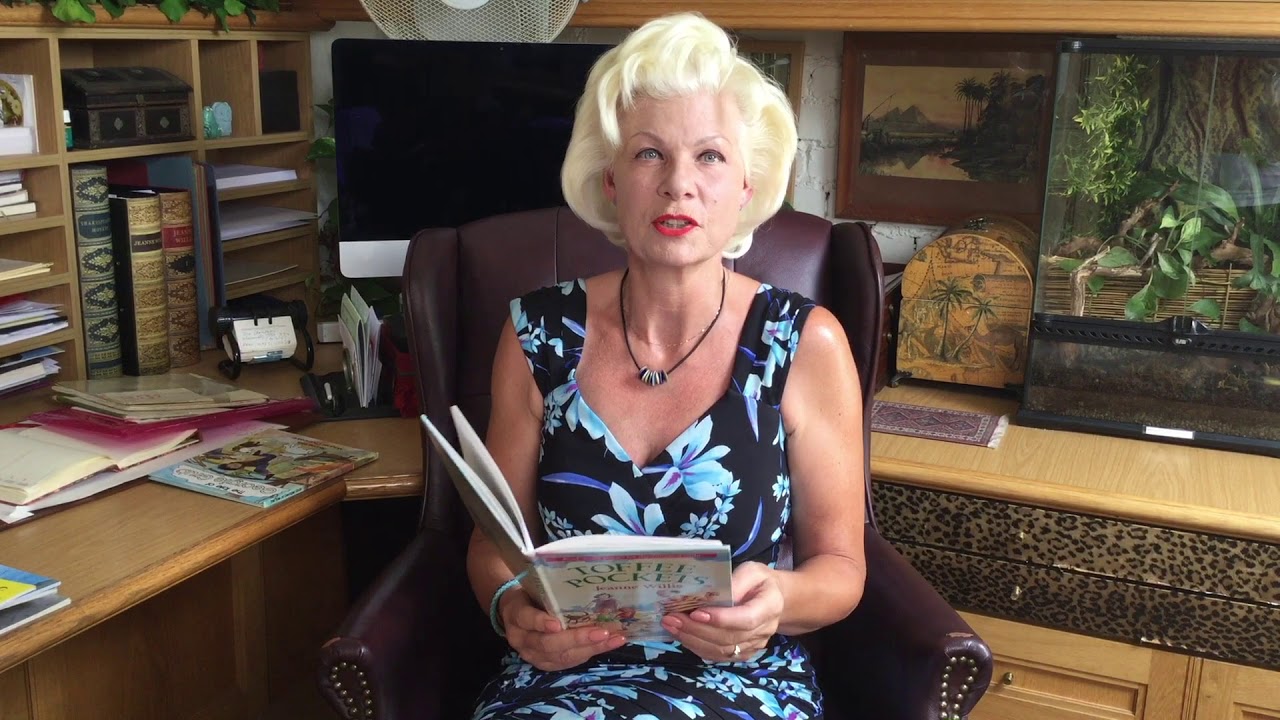 Palmers Green Tales interviews Jeanne Willis 2 - YouTube