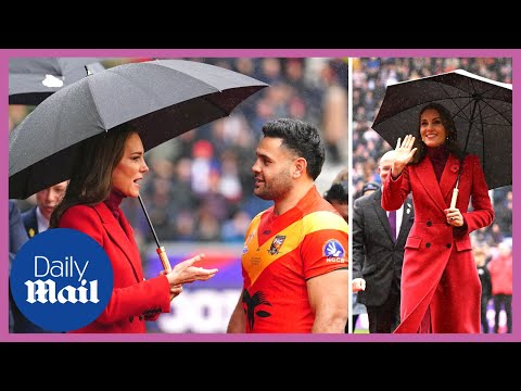 Kate middleton receives applause at rugby world cup quarter final 2022