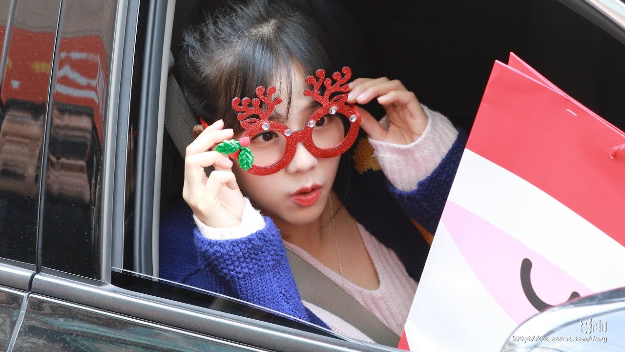 171210 블랙핑크(BLACKPINK) 지수, '선물부자 루돌프 츄!'(SBS 인기가요 퇴근길)