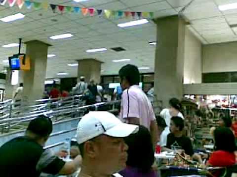 annabelle, leah, jay and peter at mactan international airport lobby