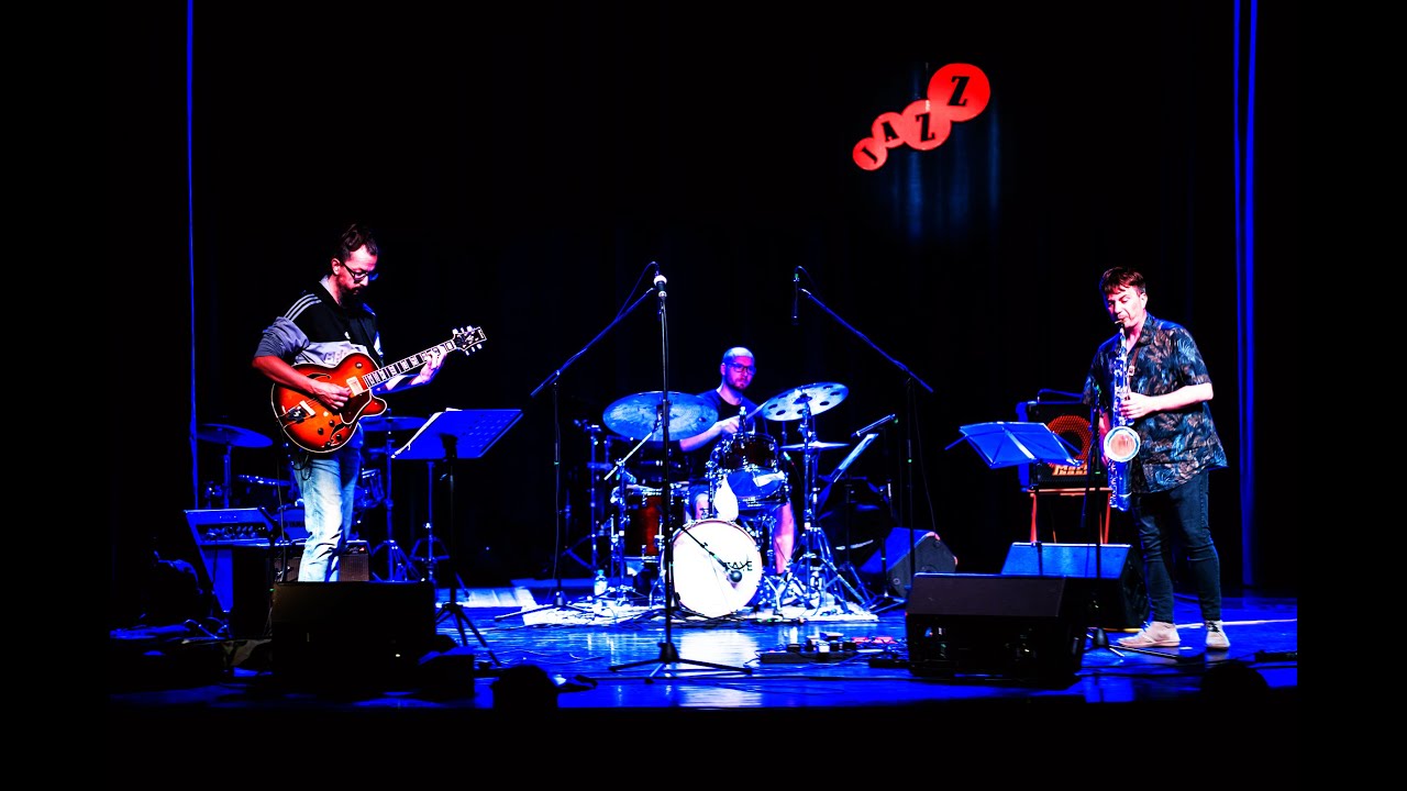 Guarda Jazz Ravne: Cene Resnik / Samo Šalamon / Bojan Krhlanko Trio na 16. Festivalu slovenskega jazza su YouTube Guarda Jazz Ravne: Cene Resnik / Samo Šalamon / Bojan Krhlanko Trio na 16. Festivalu slovenskega jazza su YouTube