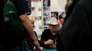 Tony Curtis Signing At Mcm Expo 2009