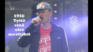 STIG: TYTTÖ SINÄ OLET MERITÄHTI (LIVE)