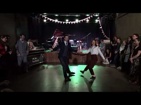 IG HOP // DIR#7 Welcome Performance // Maria Filippova & Daniil Nikulin (Ru)