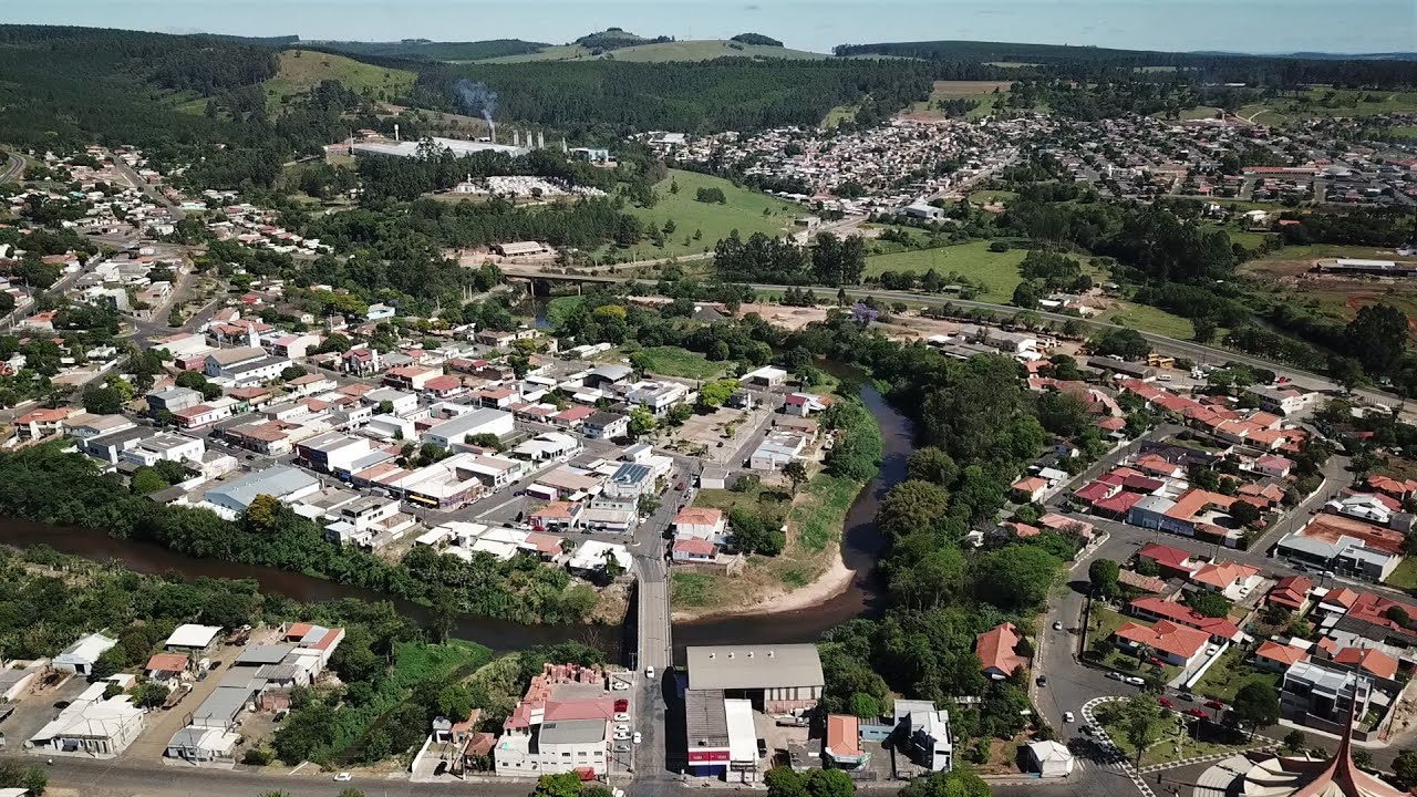 Drone passeando em Sengés-PR