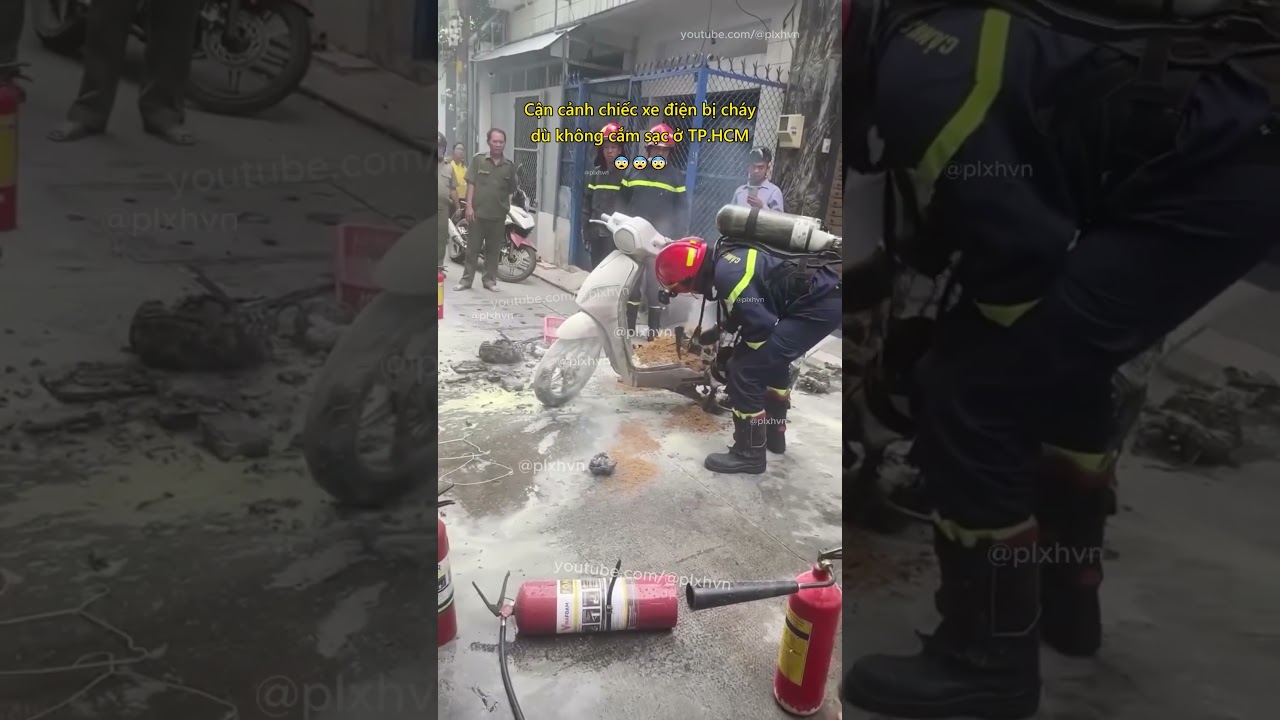 Cận cảnh chiếc xe điện bị cháy dù không cắm sạc ở TP.HCM 😨 