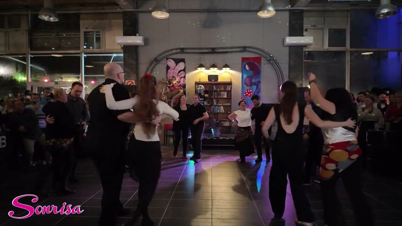 Teamwork & Cuban Vibes 🔄💃🕺Rueda de Casino Show