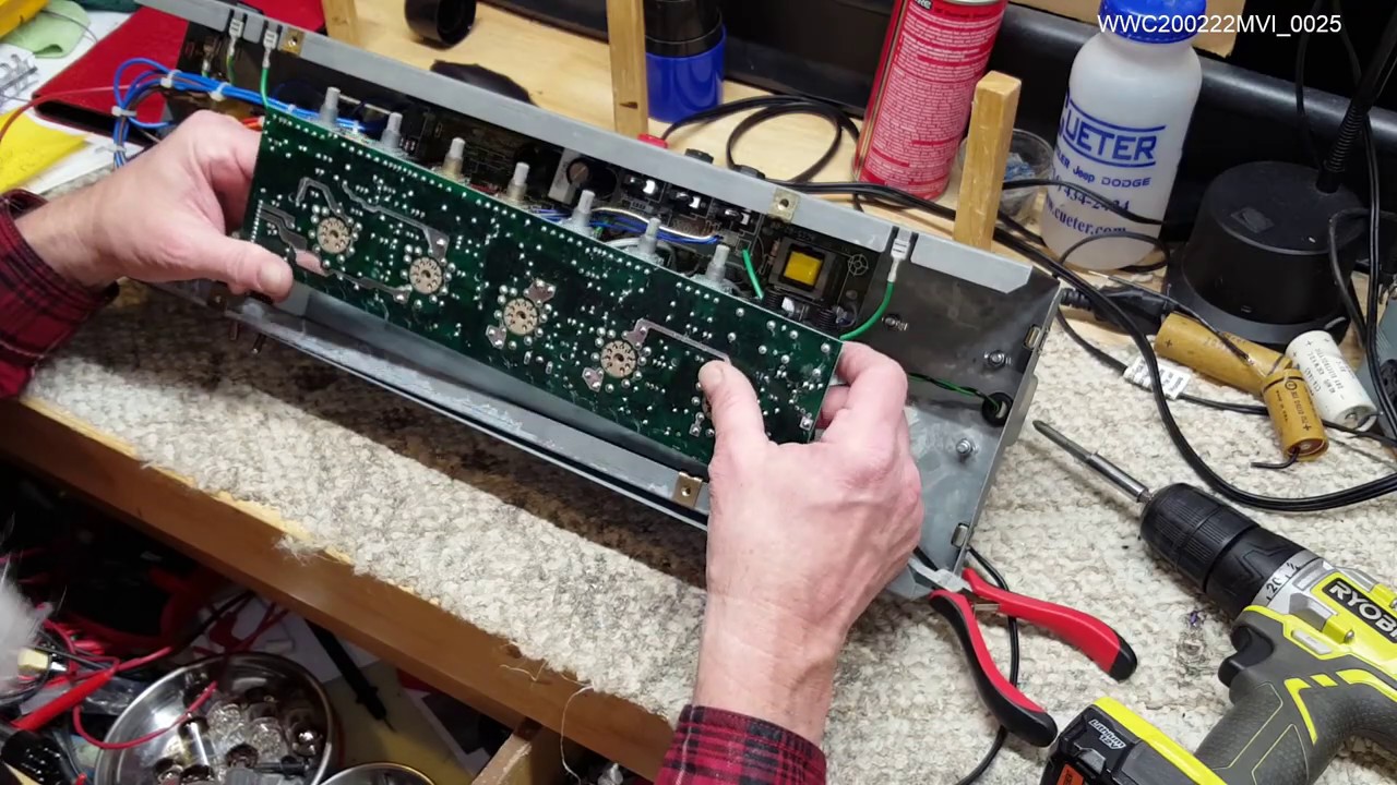 E03 Vox AC15 Fun 1 of 2; Soldering, cleaning, using an oscilloscope and