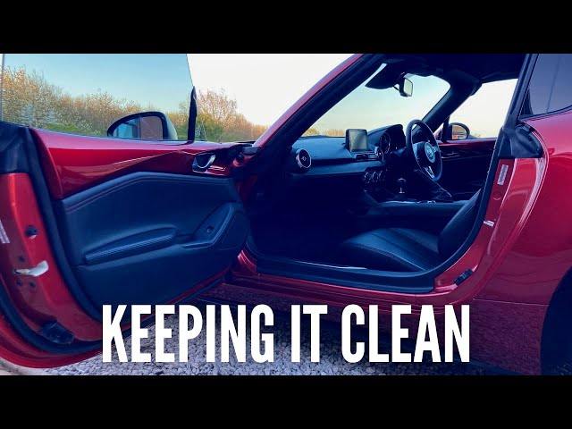 Interior cleaning: from top to bottom, coarse to fine - Škoda Storyboard