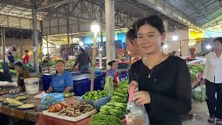 Market ￼in ນາຊາຍທອງ Laos 🇱🇦