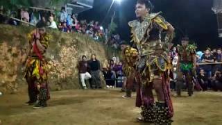 Lagu Lewung, gedruk buto ndadi.