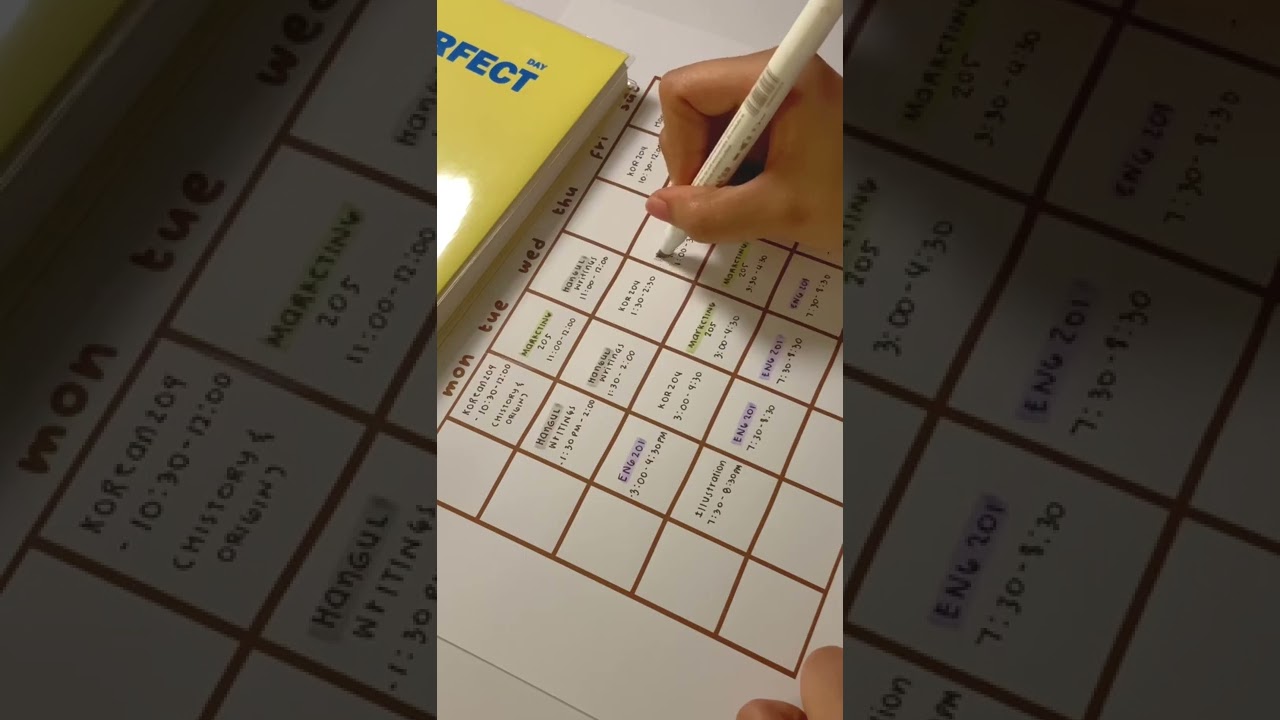 DIY cute class schedule planner 