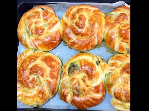 Patatesli El Açması Börek İç Harcı İçin 4 orta boy patates 1 büyük boy soğan Tuz Kırmızı pul biber K. 