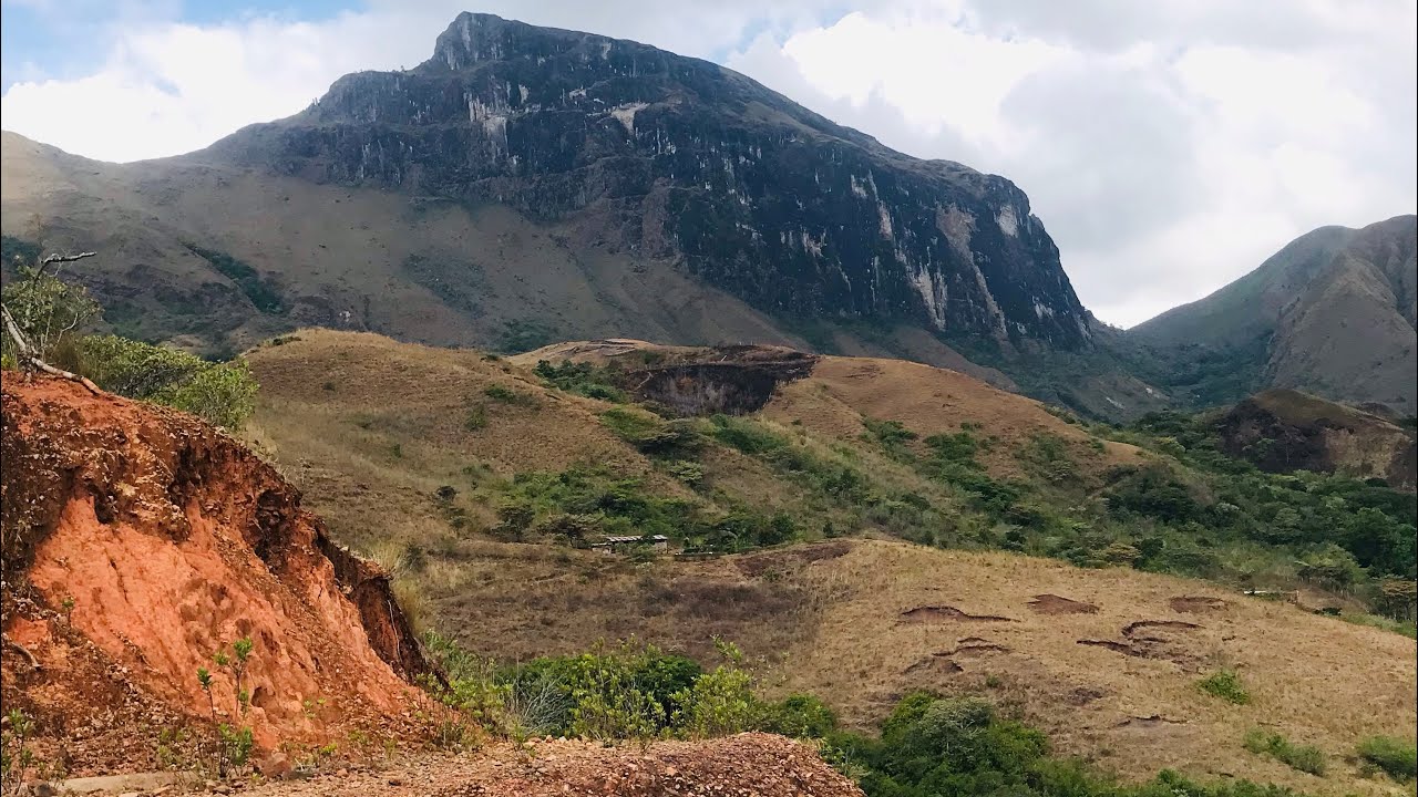 Peña blanca montaña sagrada - YouTube