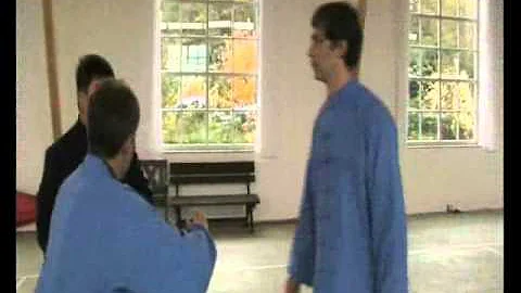 Li Sui Yin teaching push hands  -