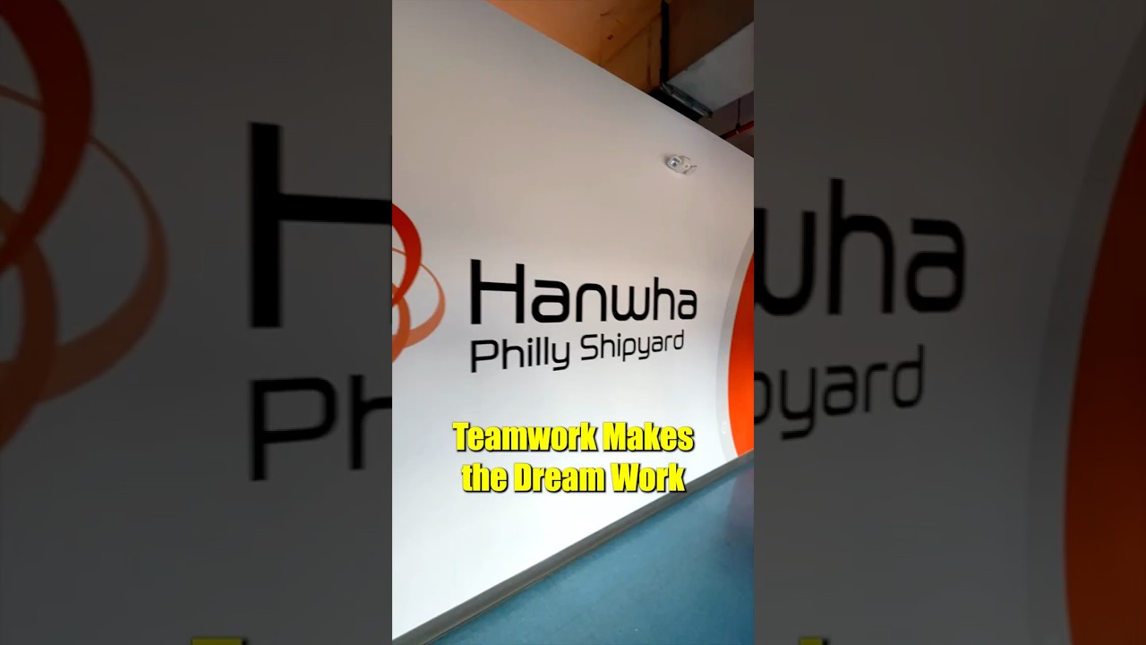 Янг изучает возможности карьерного роста на верфи.