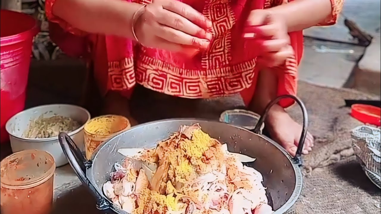 মাটির চুলায় আমাদের সাধারণ রান্না বান্না