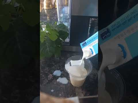 طريقة عم ايس لاتيه على طريقة الكافيهات حليب مكثف حليب شوت اسبرسو ثلج