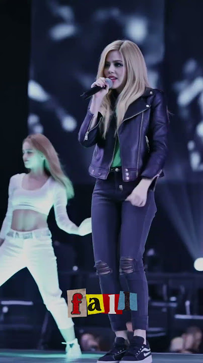 Avril Lavigne Live | Singing & Dancing Performance #avrillavigne #viralshort #lyricsvideo