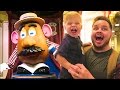 MEETING POTATO HEAD IN DISNEYLAND!