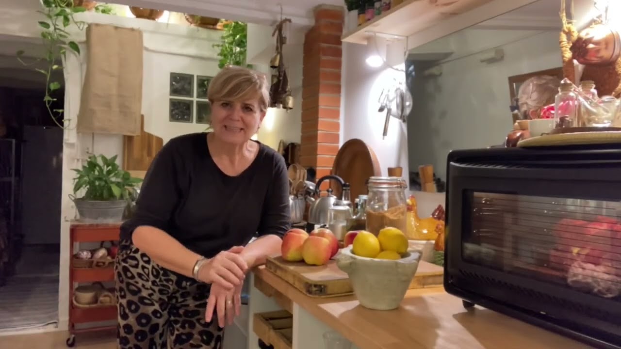 Yogur con nueces y compota de manzana, vida lenta y tranquila, guardando huevos…