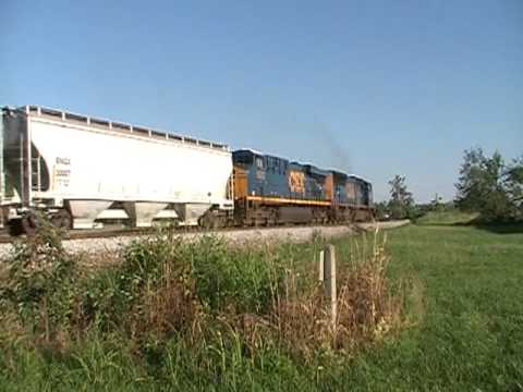 CSXT SD70MAC 4735 SB at North Kelly