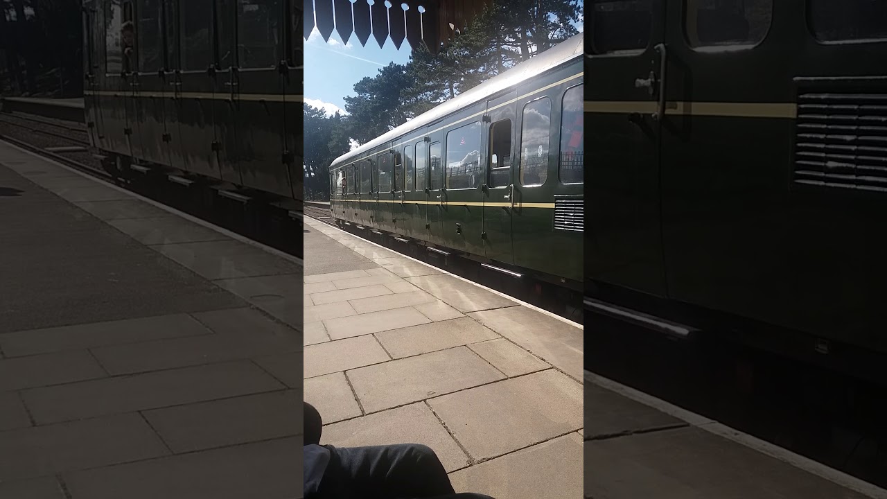 camera iphone 8 plus apk British Rail class 107/117 at Cheltenham Racecourse station March 2018