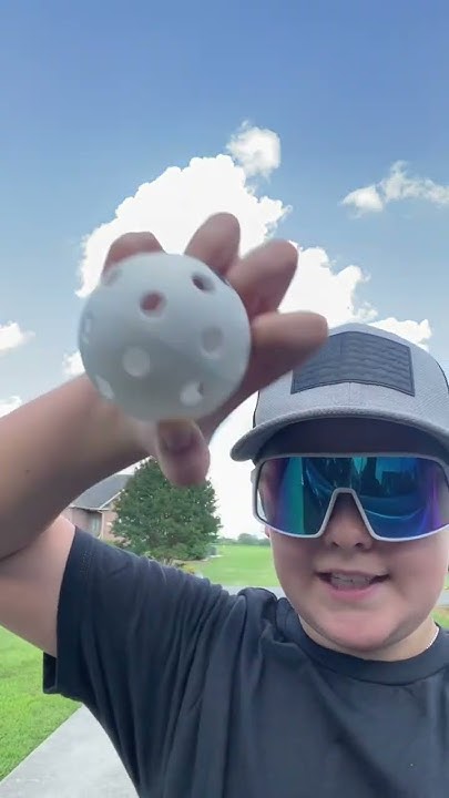 How To Throw A Knuckleball In Wiffle Ball How I throw my wiffle ball Knuckleball - YouTube