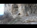 Скалните пещери над Патриаршеския манастир до В.Търново