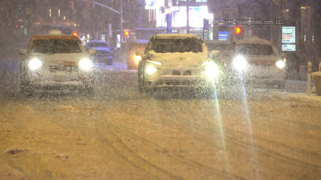 New York City, Blizzard Warning In Time Square - Manhattan