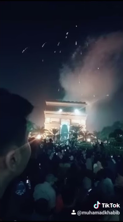 malam tahun baru simpang lima gumul kediri