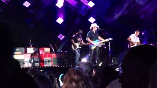 Brad Paisley, "Perfect Storm", CMA Fest 2015