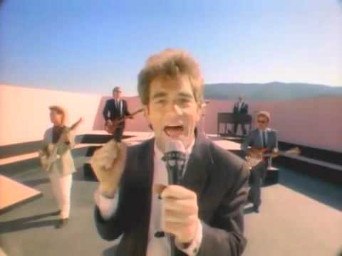 Video: Huey Lewis Neto vrednost: Wiki, poročen, družina, poroka, plača, bratje in sestre