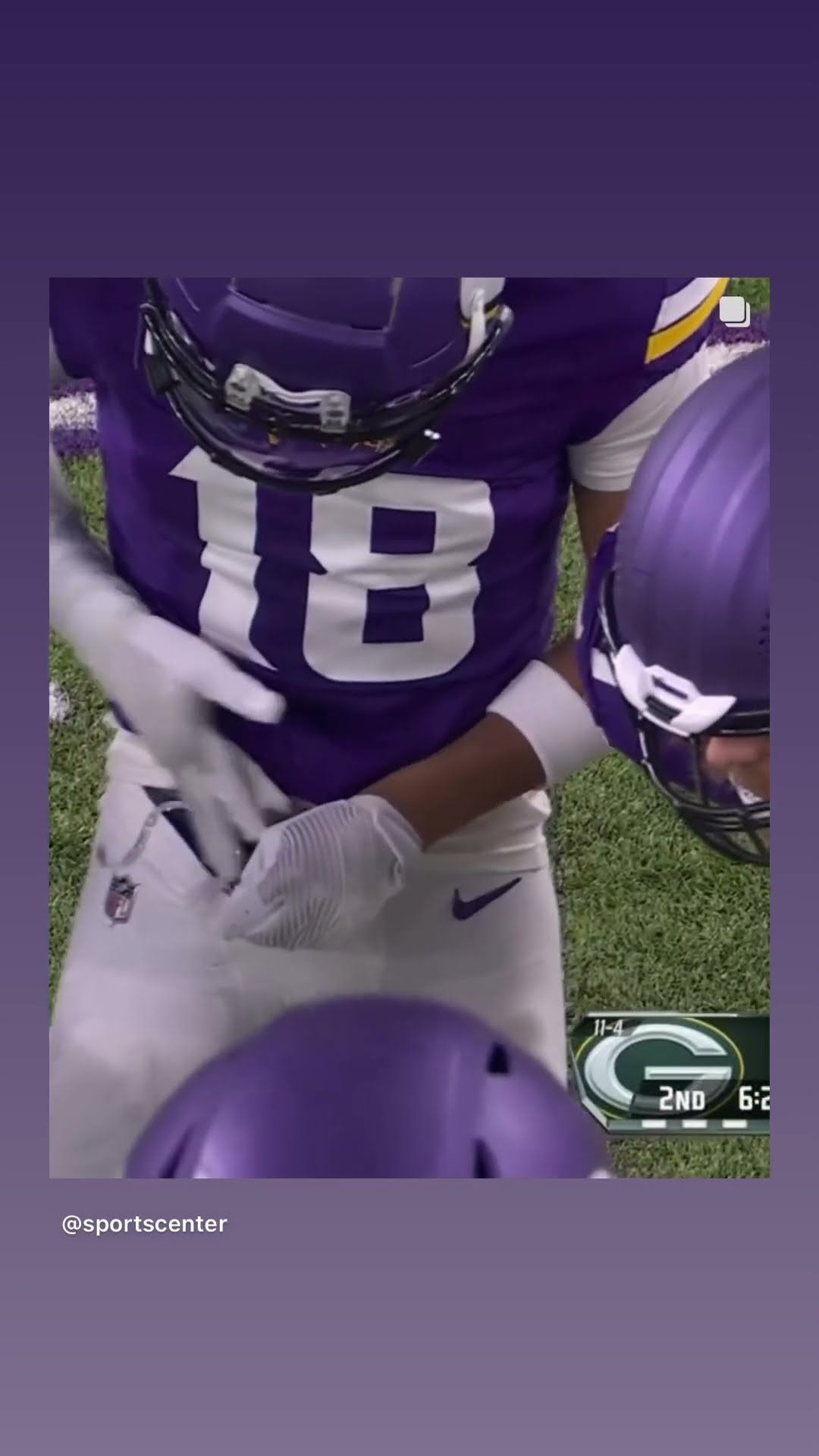 He put his chain in his pants ⛓️‍? #hoodnews #justinjefferson #chain #vikings #jewelry #omg #how #i