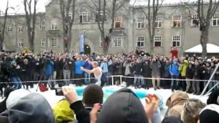 Professor Splash - Guinness World Record Dive 36ft into 12 inches of Water