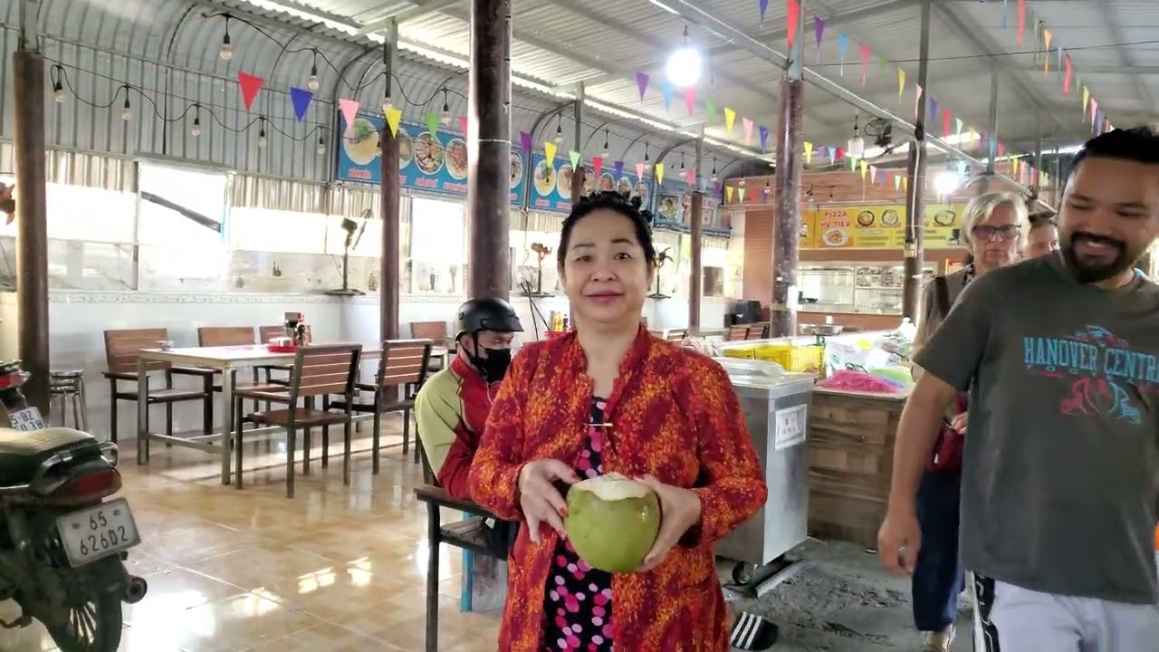 Năm nay mùa khách tây khởi sắc