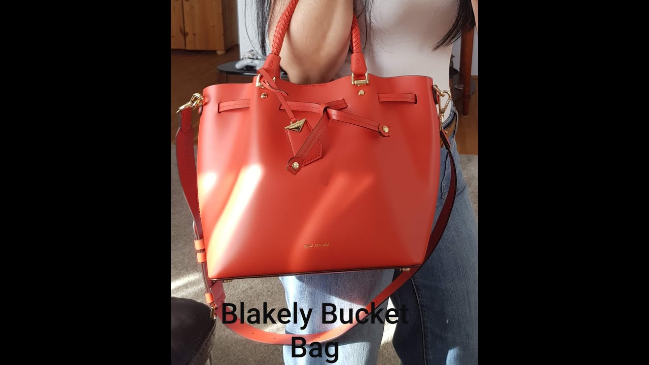 michael michael kors blakely leather bucket bag